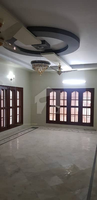 کلفٹن ۔ بلاک 5 کلفٹن کراچی میں 4 کمروں کا 11 مرلہ مکان 5.75 کروڑ میں برائے فروخت۔ کلفٹن ۔ بلاک 5 کلفٹن کراچی میں 4 کمروں کا 11 مرلہ مکان 5.75 کروڑ میں برائے فروخت۔