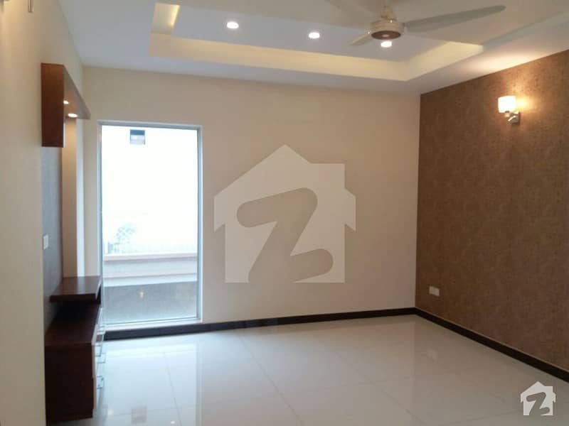 One Kanal House Available For Sale In Wapda Town Lahore