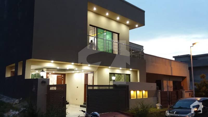 Bahria Town Phase 8 7 Marla Brand 15 Year Old House Single Unit House For Urgent Sale Final 125 Crore