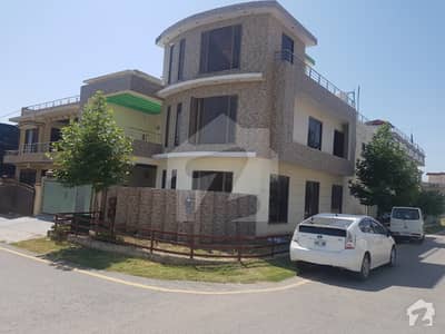 ایف ۔ 17 اسلام آباد میں 6 کمروں کا 10 مرلہ مکان 2.5 کروڑ میں برائے فروخت۔ ایف ۔ 17 اسلام آباد میں 6 کمروں کا 10 مرلہ مکان 2.5 کروڑ میں برائے فروخت۔