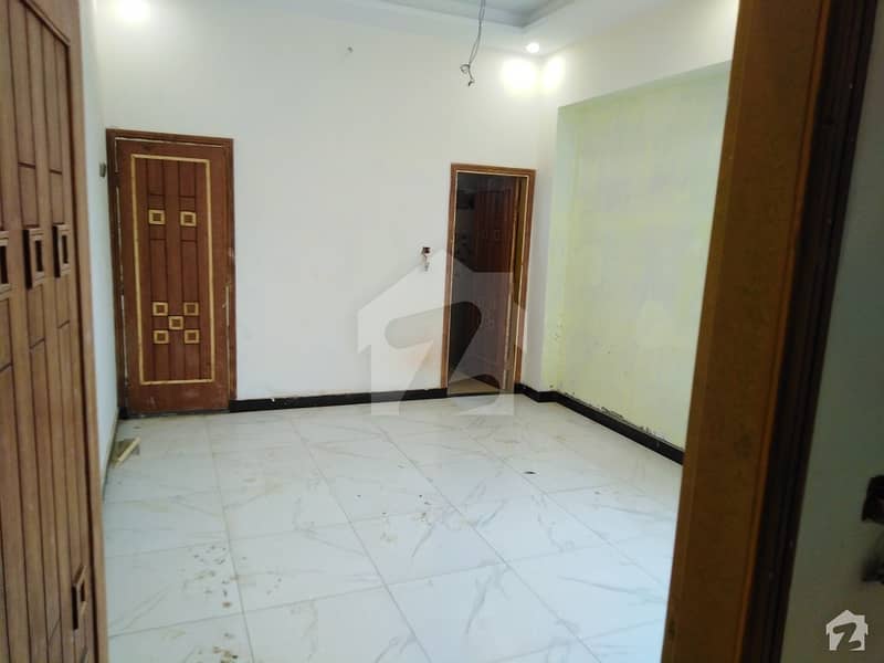 2350 Feet Flat 2nd Floor For Sale In Auto Bhan Road Near Public School Latifabad #2