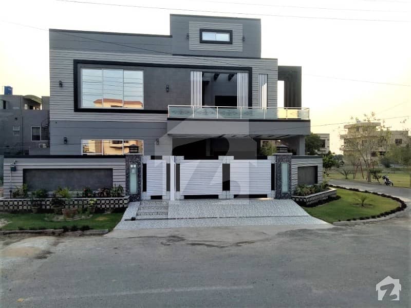 Facing Park 16 Marla Corner BN Bungalow For Sale In Valencia Housing Society Lahore 80 Feet Road
