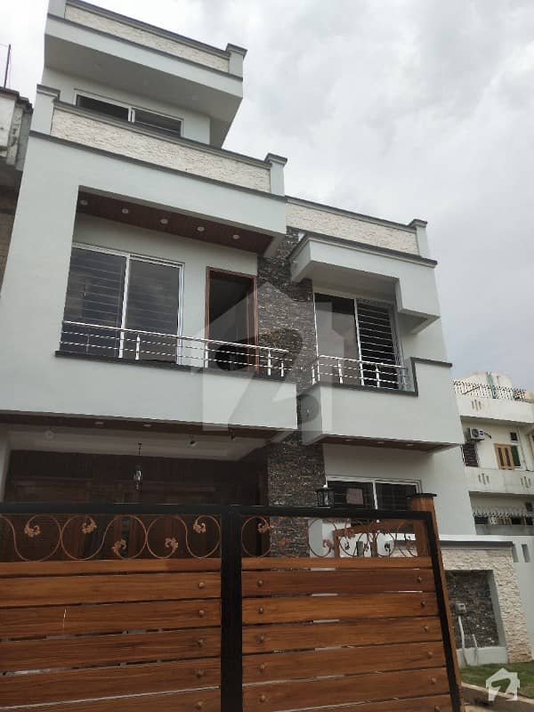 25 x 40 Brand New House For Sale G-131