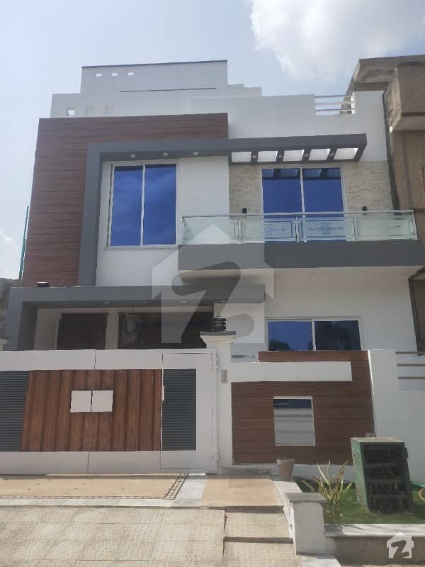 25 x 40 Brand New House For Sale G-131
