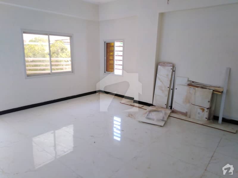 2250 Feet Flat 3rd Floor For Sale In Auto Bhan Road Near Public School Latifabad #2