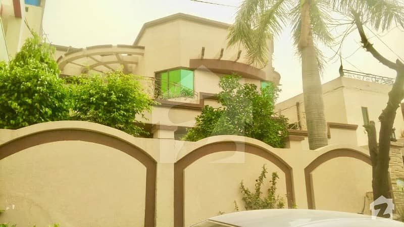 پی آئی اے ہاؤسنگ سکیم ۔ بلاک اے1 پی آئی اے ہاؤسنگ سکیم لاہور میں 5 کمروں کا 15 مرلہ مکان 2.8 کروڑ میں برائے فروخت۔