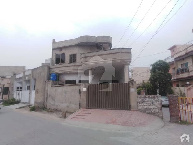 مرغزار آفیسرز کالونی لاہور میں 4 کمروں کا 8 مرلہ مکان 1.35 کروڑ میں برائے فروخت۔