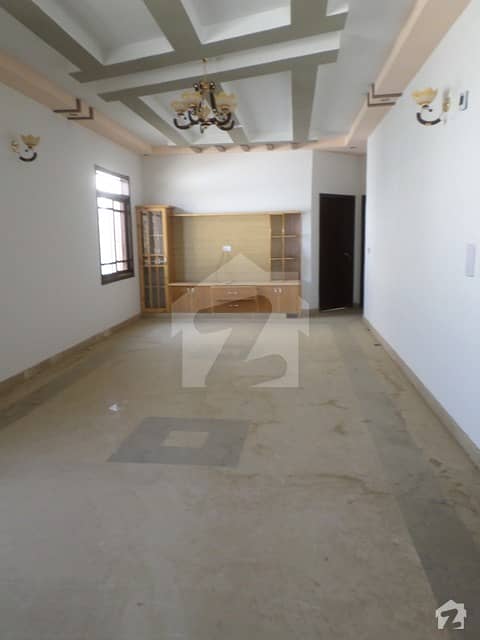 300 Yard West Open 2nd Floor With Roof Portion For Sale In Gulistan-e-jauhar - Block 3 On 60 Feet Wide Road