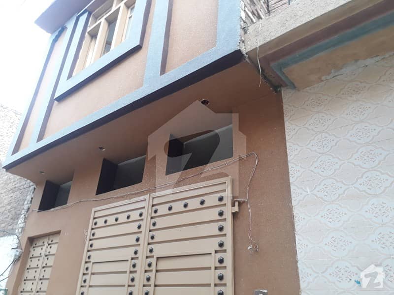 ڈلا زیک روڈ پشاور میں 4 کمروں کا 1 مرلہ مکان 30 لاکھ میں برائے فروخت۔