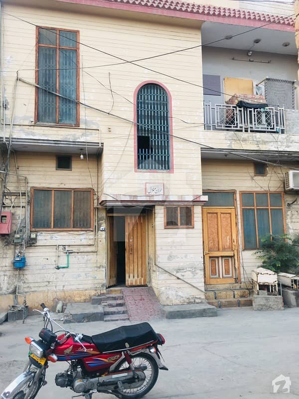 جیل روڈ فیصل آباد میں 4 کمروں کا 5 مرلہ مکان 2.75 کروڑ میں برائے فروخت۔