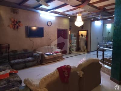 گلشن سحر حیدر آباد میں 6 کمروں کا 16 مرلہ مکان 3.25 کروڑ میں برائے فروخت۔