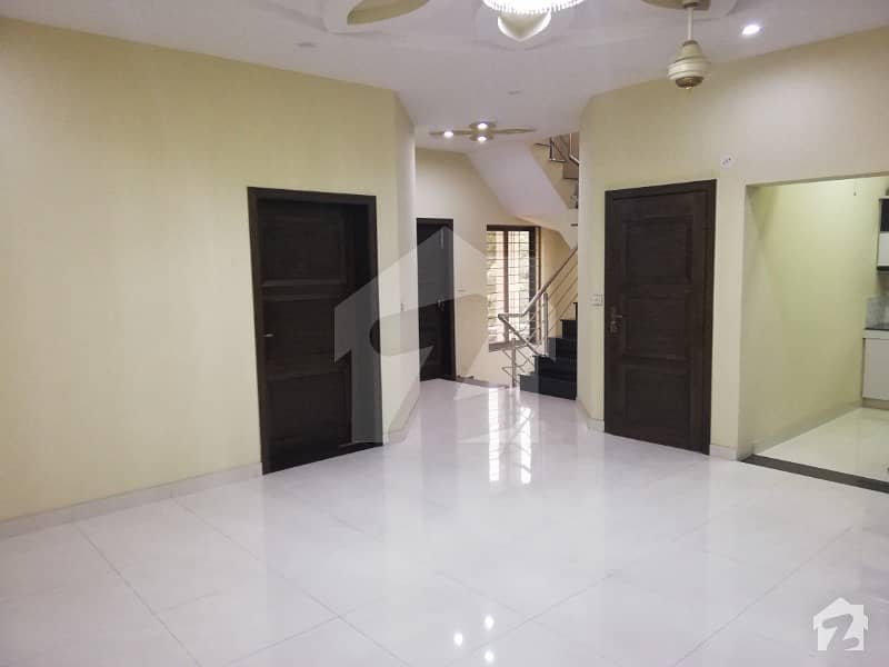 10 Marla House For Rent In Wapda Town Phase 1 Block F2