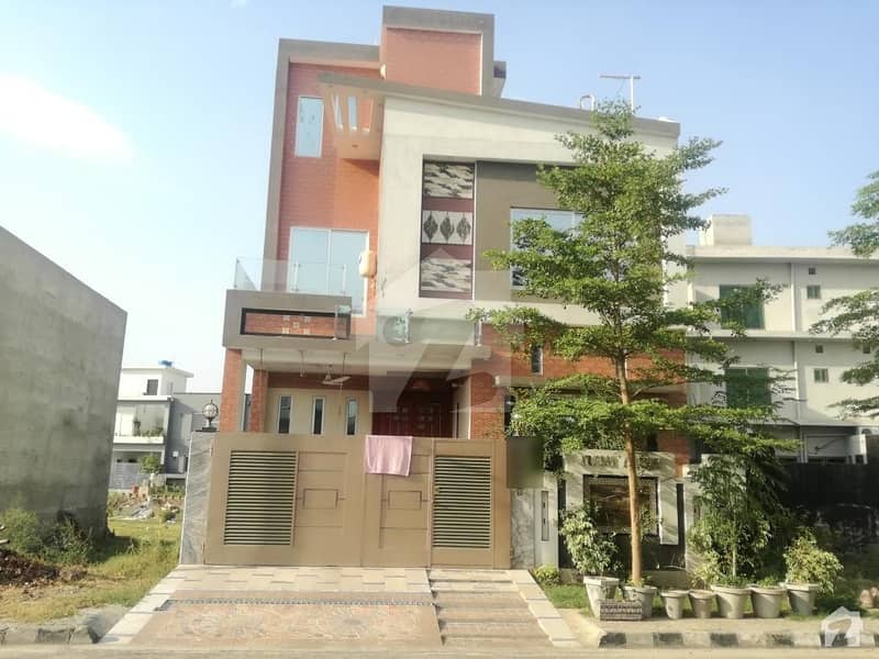 Upper Portion Available For Rent In Lake City - Sector M-2A