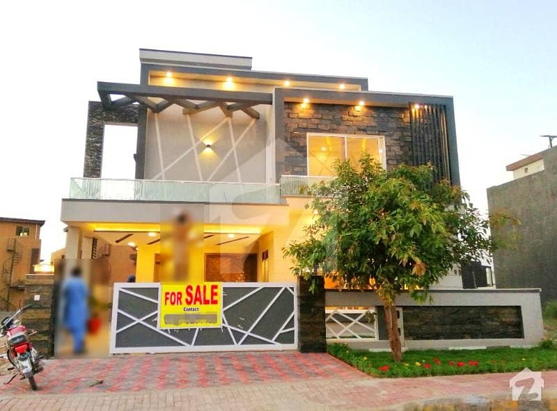 Stylish 11 Marla House In Bahria Town For Sale