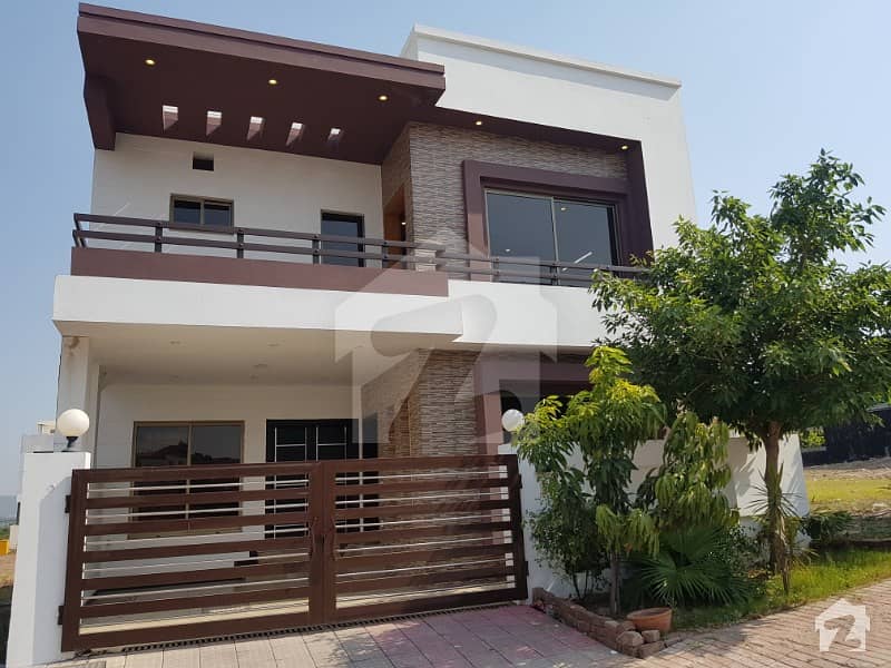 Sector G 8 Marla Boulevard Double Storey House Margalla Facing Heighted Location