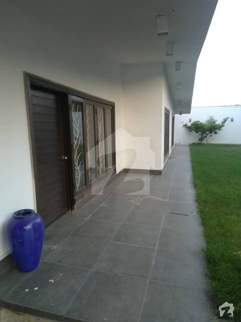 1000 Sq Yard Bungalow Is Available For Rent