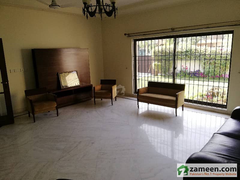 F11 800 Sq Yd Double Storey House With Basement 12 Crore F11 800 Sq Yd Double Storey House With Basement 12 Crore