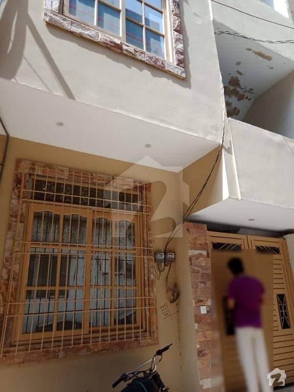 گلستانِِ جوہر ۔ بلاک 12 گلستانِ جوہر کراچی میں 3 کمروں کا 3 مرلہ مکان 90 لاکھ میں برائے فروخت۔