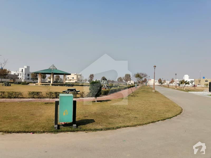 1 Kanal Plot Near to Park and Main Boulevard in Lake City  Sector M3A