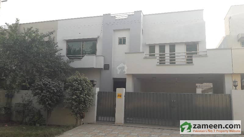 Askari 11  Sector B  10 Marla 4 Bed Luxurious House For Sale With Gas