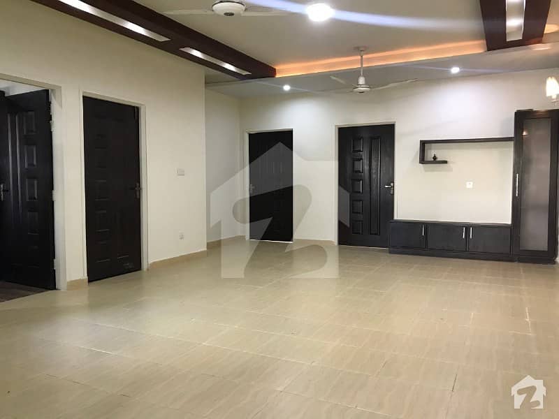 8 Marla Luxury Beautiful Good Location House Available For Sale In Usman Block Bahria Town Lahore
