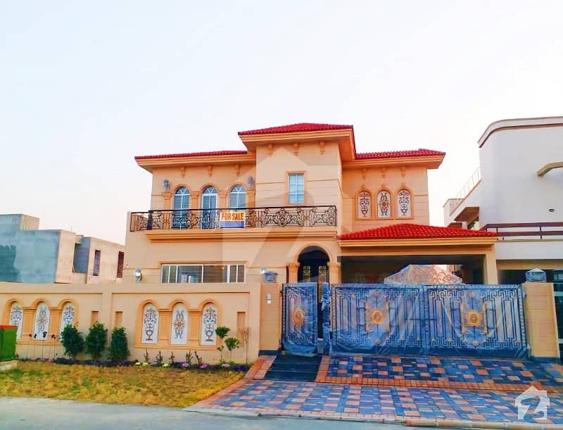 ڈی ایچ اے فیز 6 ڈیفنس (ڈی ایچ اے) لاہور میں 5 کمروں کا 1 کنال مکان 5.1 کروڑ میں برائے فروخت۔