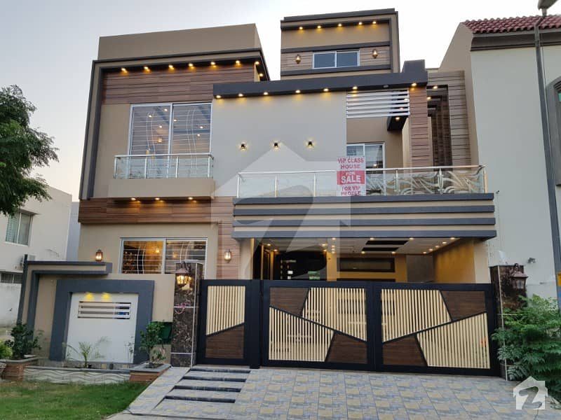 Executive Class 8 Marla Brand New Luxurious House For Sale In Bahria Town Lahore