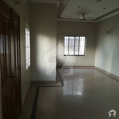 House For Rent 3 Bed DD 400 Yards 1st Floor