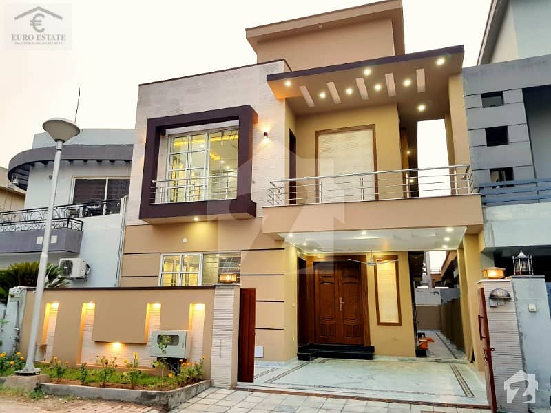 Luxury 10 Marla 5 Bed House For Sale