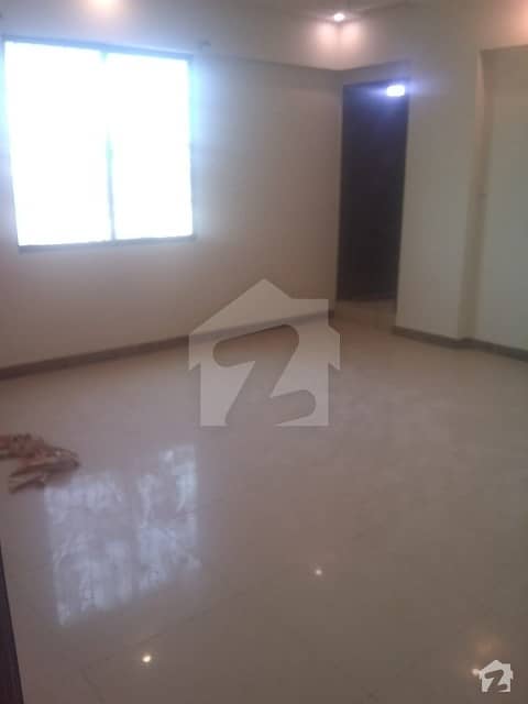 2100 Sq Ft Big Flat No Water Issue Tile Flooring For Rent