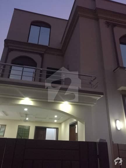 5 Marla Ideal Location House Available For Rent With Gas In Bahria Town Lahore