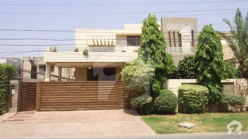 1 Kanal Fully Furnished Upper Portion For Rent In A Block Of DHA Phase 3 Lahore