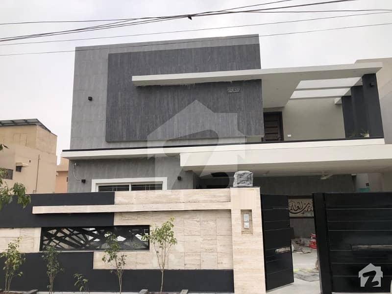 Kanal Brand New Beautiful Bungalow For Sale