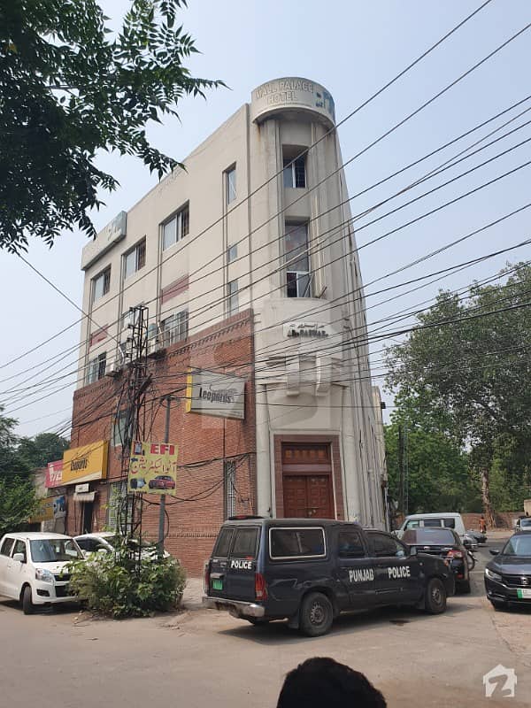 نِیلا گنبد لاہور میں 11 کمروں کا 14 مرلہ عمارت 10.5 کروڑ میں برائے فروخت۔