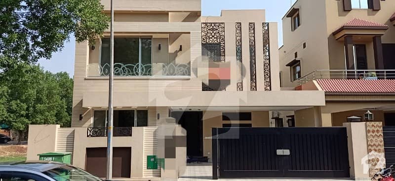 10 Marla Brand New Luxurious House For Sale In Overseas B Block