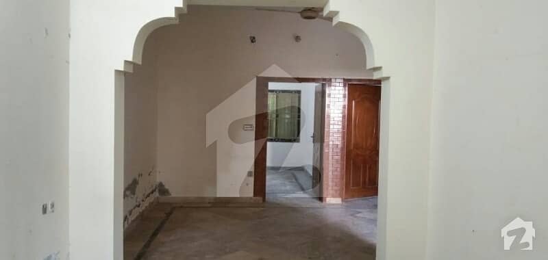 1350  Square Feet Lower Portion Is Available In Chatha Bakhtawar