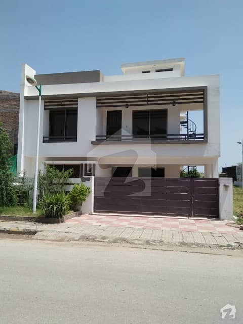 A Beautiful And Levish House For Rent In D Block