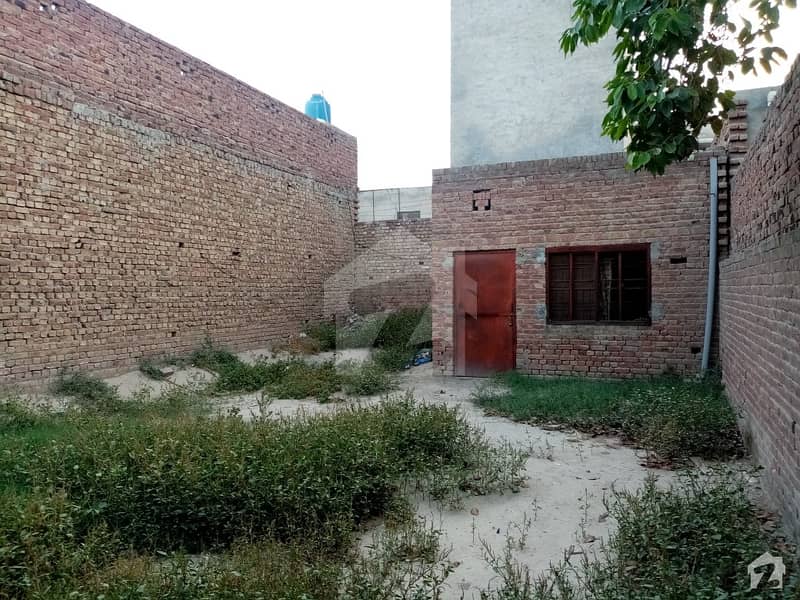 کوٹ خادم علی شاہ ساہیوال میں 5 مرلہ رہائشی پلاٹ 30 لاکھ میں برائے فروخت۔