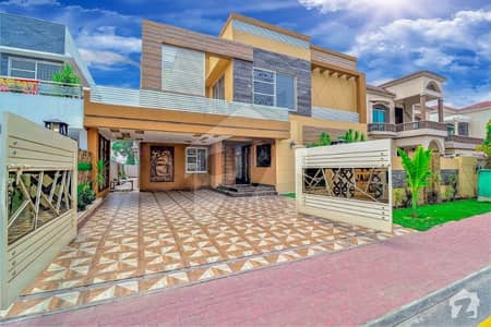 بحریہ ٹاؤن لاہور میں 5 کمروں کا 1 کنال مکان 4.99 کروڑ میں برائے فروخت۔ بحریہ ٹاؤن لاہور میں 5 کمروں کا 1 کنال مکان 4.99 کروڑ میں برائے فروخت۔