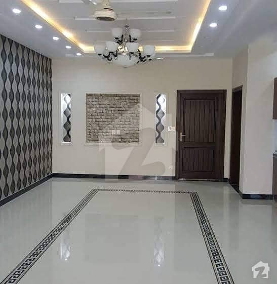 بحریہ ٹاؤن - ٹیپو سلطان بلاک بحریہ ٹاؤن ۔ سیکٹر ایف بحریہ ٹاؤن لاہور میں 4 کمروں کا 10 مرلہ مکان 1.65 کروڑ میں برائے فروخت۔