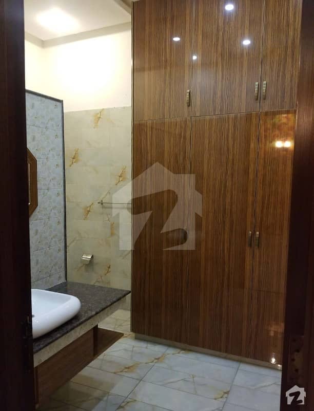 ڈی ایچ اے فیز 3 ڈیفنس (ڈی ایچ اے) لاہور میں 5 کمروں کا 1 کنال مکان 90 ہزار میں کرایہ پر دستیاب ہے۔