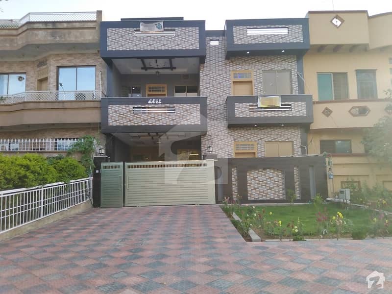 8 Marla Double Storey Brand New House For Sale In G-13/3 Service Road