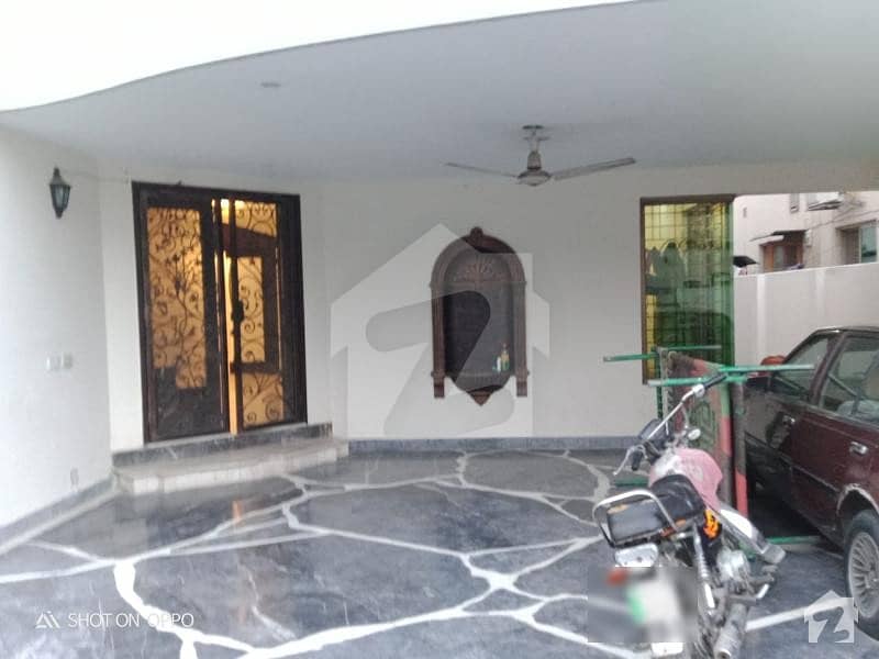 1 Kanal Beautiful Bungalow For Sale At Ideal Location