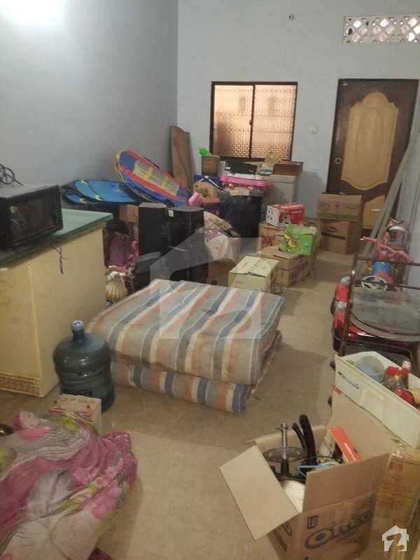 عزیز آباد گلبرگ ٹاؤن کراچی میں 3 کمروں کا 5 مرلہ فلیٹ 60 لاکھ میں برائے فروخت۔