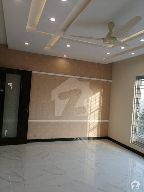 Canal 3bed Superb Upper Portion (lower Lock) In Wapda Town
