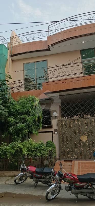 Johar Town 5 Marla Totally Renovated Almost Facing Park 3 Beds Dual Unit  House For Sale