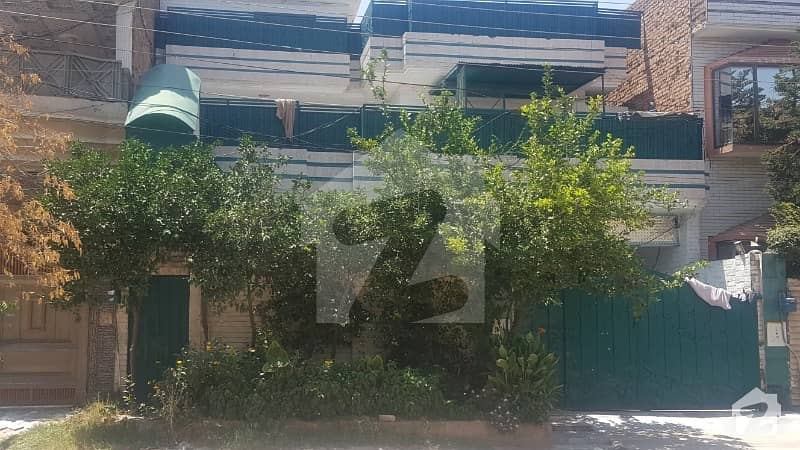 حیات آباد فیز 3 حیات آباد پشاور میں 7 کمروں کا 10 مرلہ مکان 3.1 کروڑ میں برائے فروخت۔