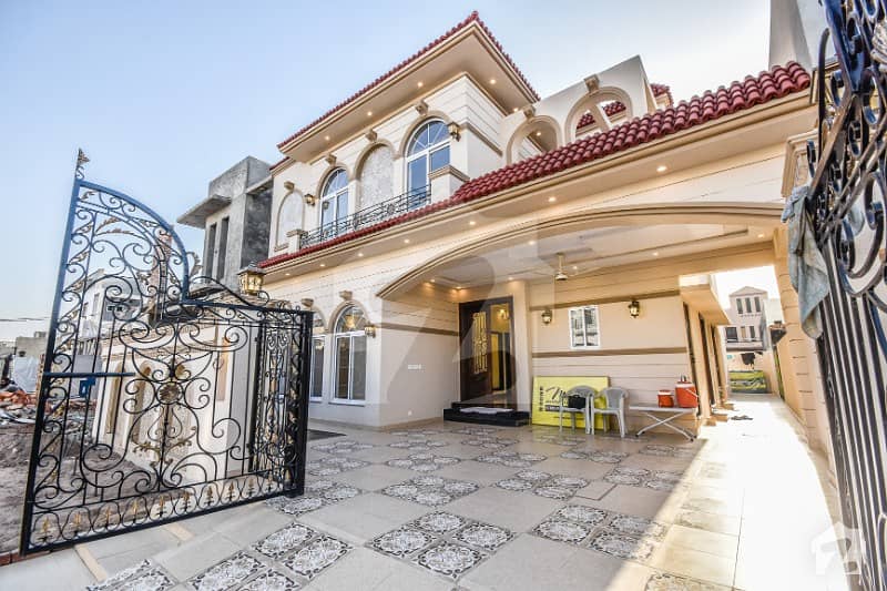 12 Marla Spanish Designer Villa For Sale In State Life Housing Society Lahore