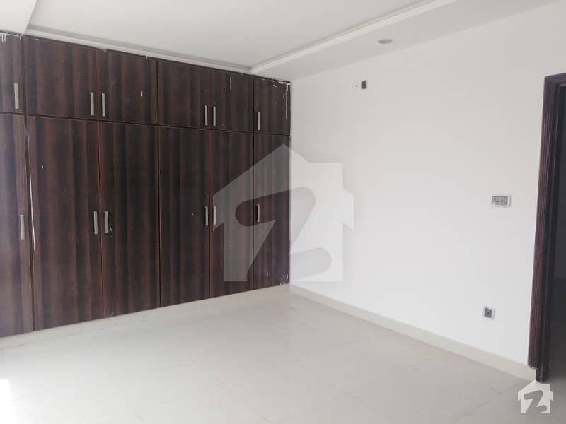 1 Bed Flat For Sale In Bahria Town Phase 8 Sector C Junction Commercial