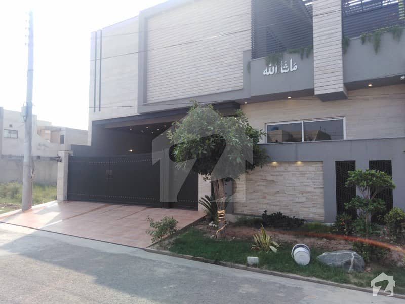 ایڈن ویلی فیصل آباد میں 5 کمروں کا 10 مرلہ مکان 3.5 کروڑ میں برائے فروخت۔